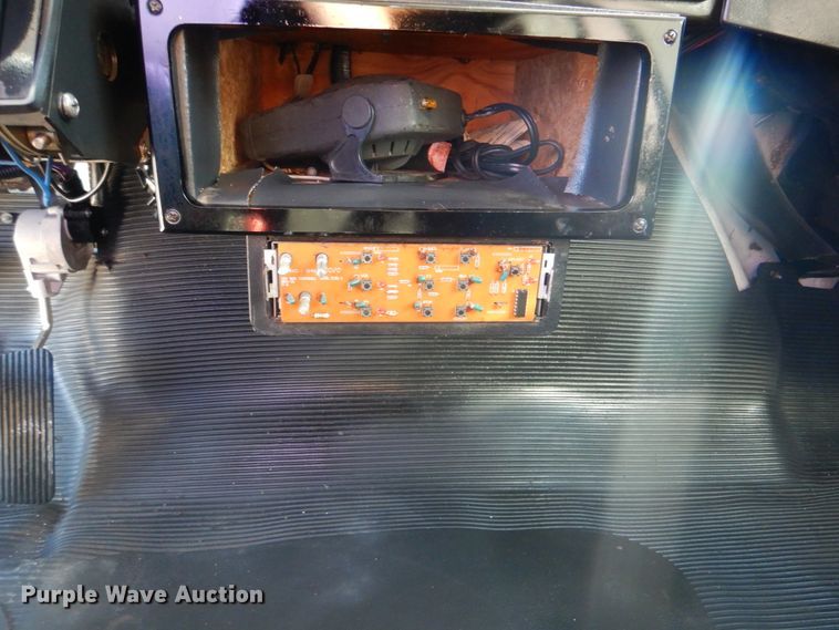 image for item HT9481 2001 International 3400  party bus