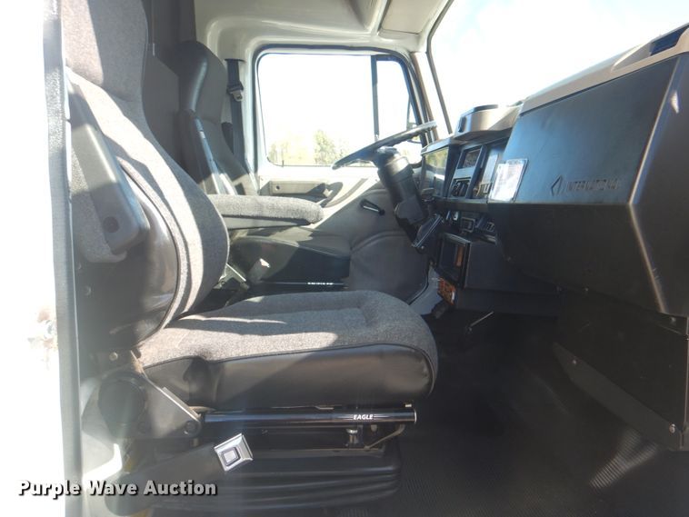 image for item HT9481 2001 International 3400  party bus