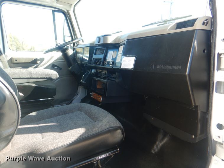 image for item HT9481 2001 International 3400  party bus