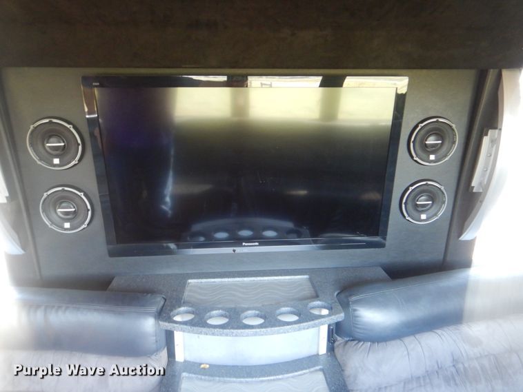 image for item HT9481 2001 International 3400  party bus