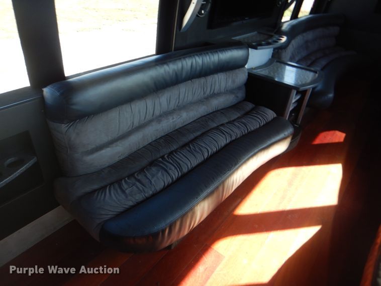 image for item HT9481 2001 International 3400  party bus