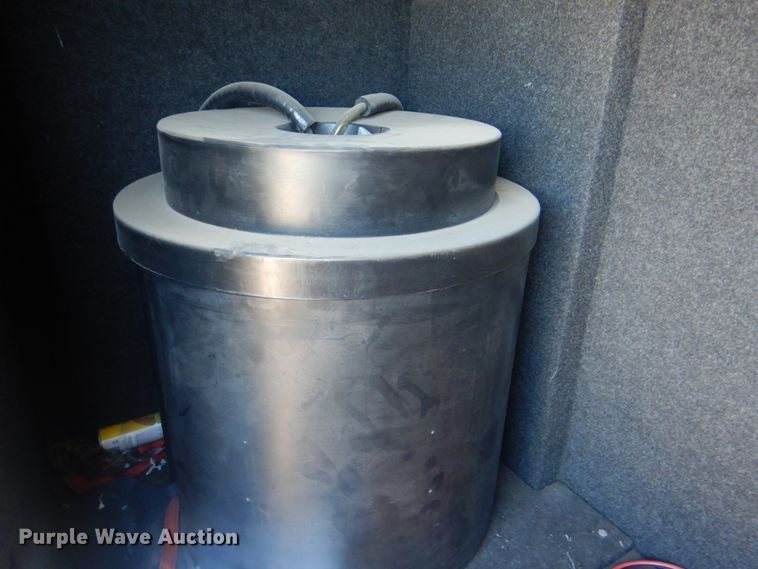 image for item HT9481 2001 International 3400  party bus