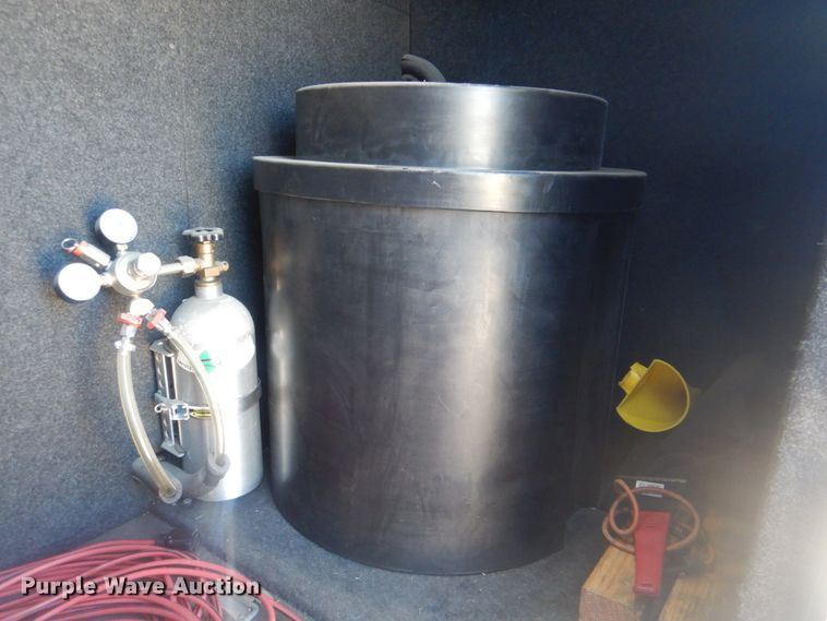 image for item HT9481 2001 International 3400  party bus