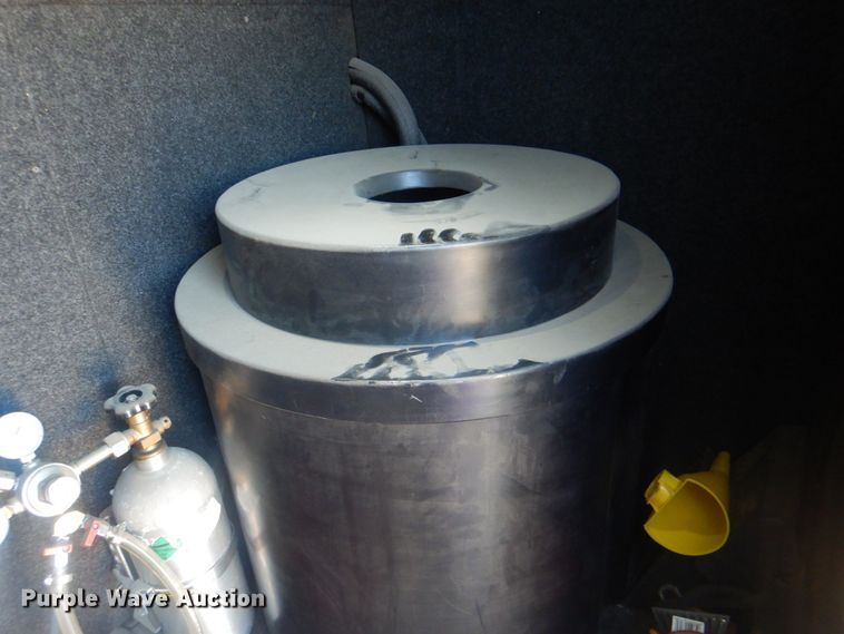 image for item HT9481 2001 International 3400  party bus