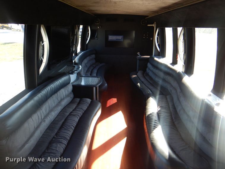 image for item HT9481 2001 International 3400  party bus