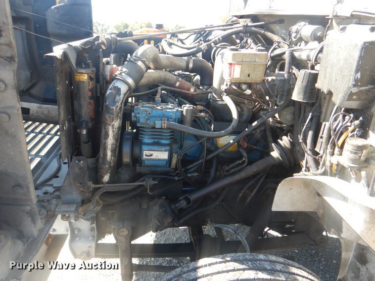 image for item HT9481 2001 International 3400  party bus