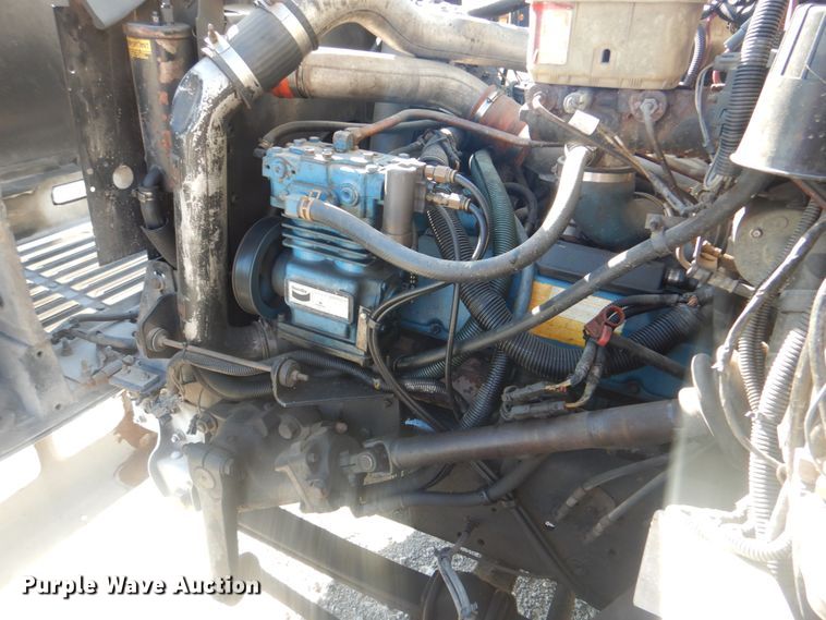 image for item HT9481 2001 International 3400  party bus