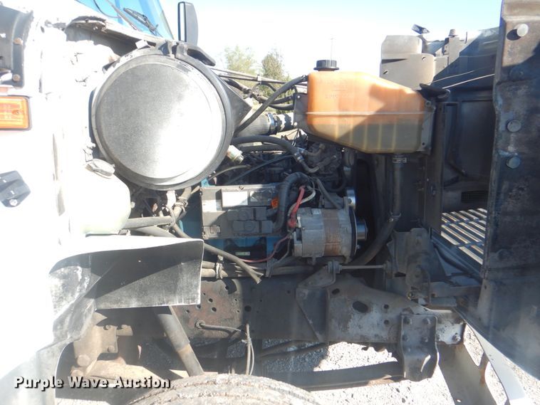 image for item HT9481 2001 International 3400  party bus