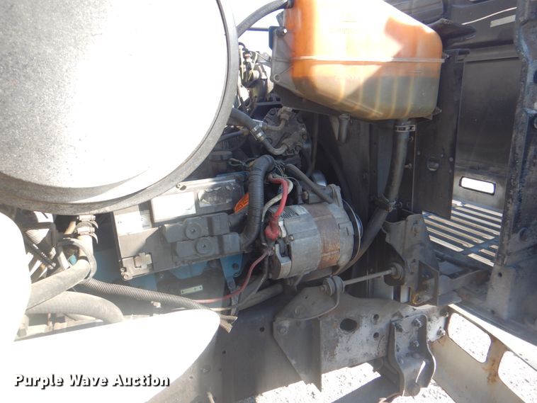 image for item HT9481 2001 International 3400  party bus