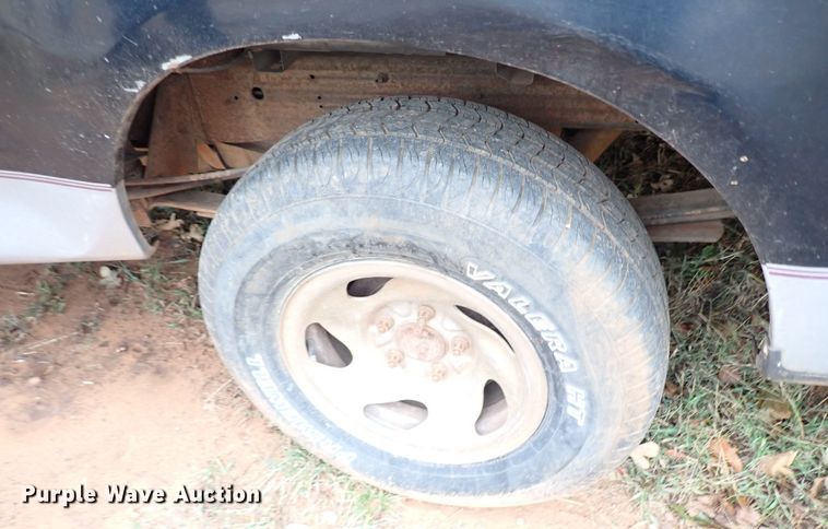 image for item IC9610 1997 Ford F150  pickup truck