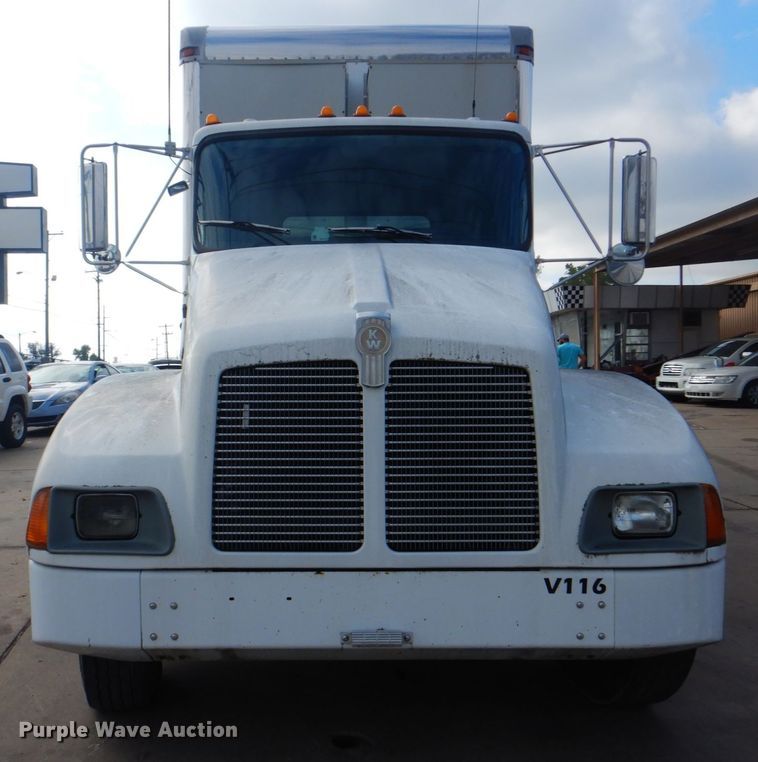 image for item ID9145 1996 Kenworth T300  box truck