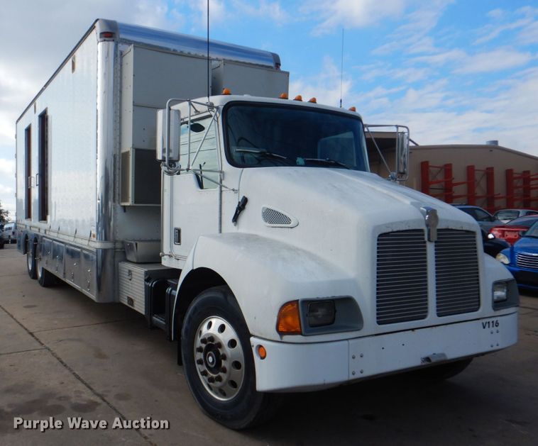 image for item ID9145 1996 Kenworth T300  box truck