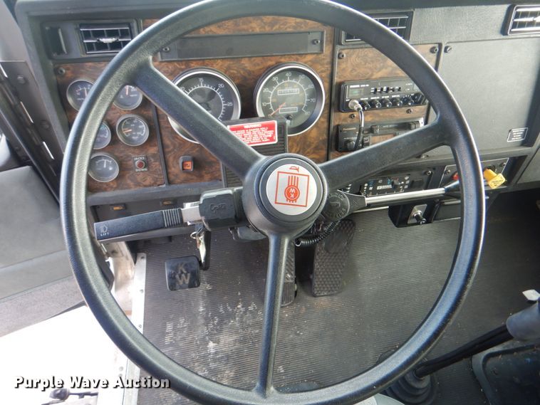 image for item ID9145 1996 Kenworth T300  box truck