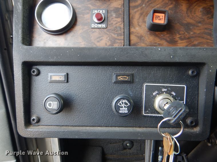 image for item ID9145 1996 Kenworth T300  box truck