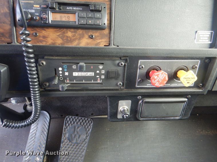 image for item ID9145 1996 Kenworth T300  box truck