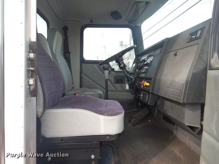 image for item ID9145 1996 Kenworth T300  box truck