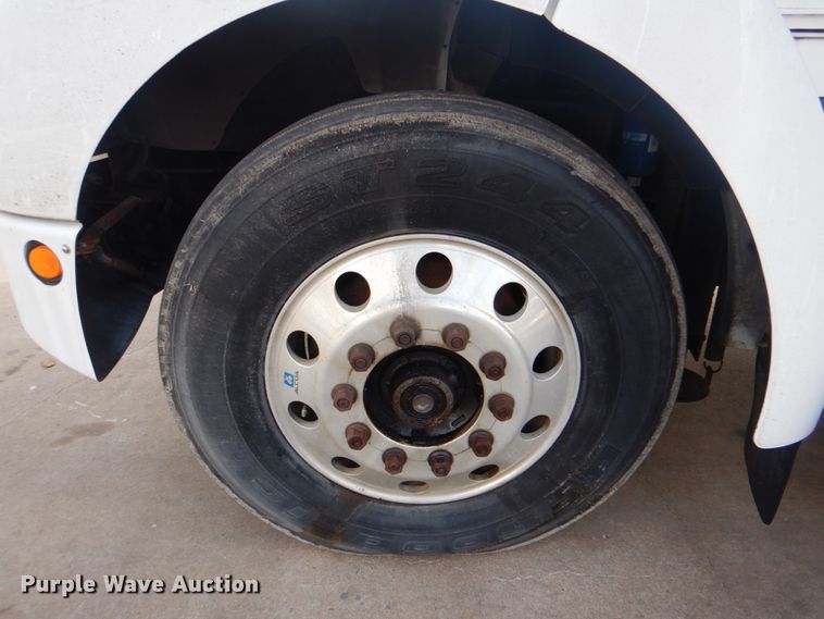 image for item ID9145 1996 Kenworth T300  box truck