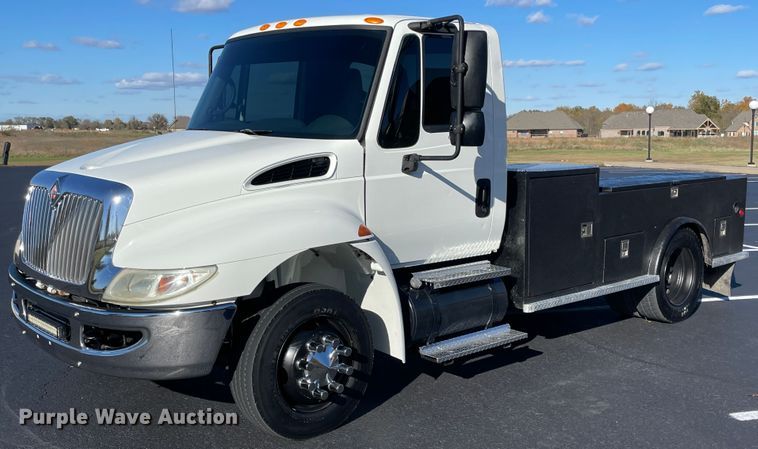 image for item ID9561 2004 International 4300  utility / service truck