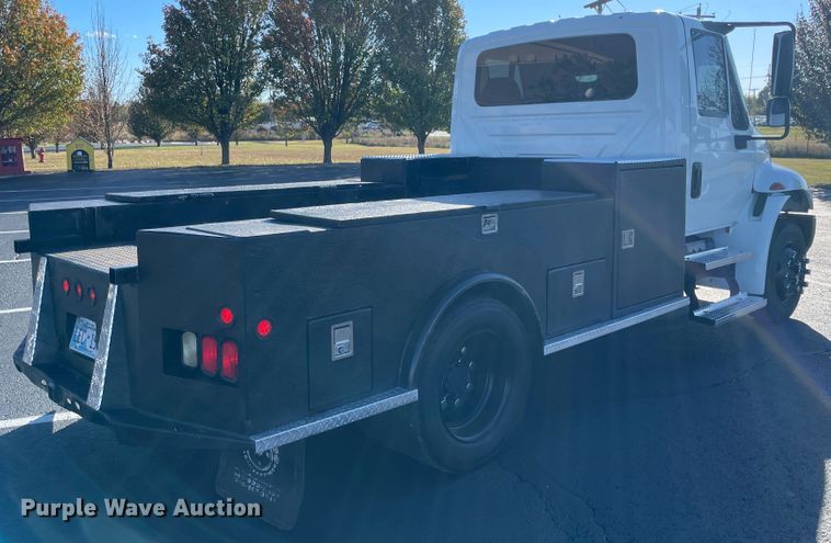 image for item ID9561 2004 International 4300  utility / service truck