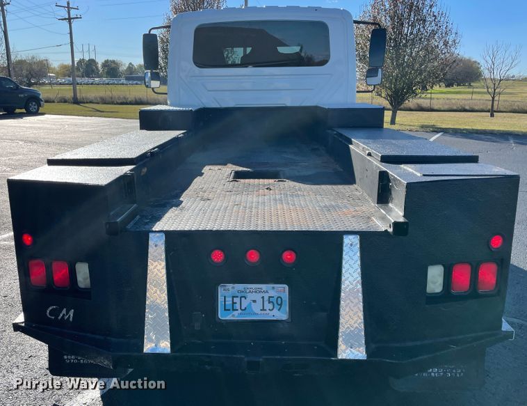 image for item ID9561 2004 International 4300  utility / service truck