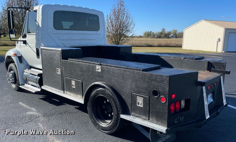 image for item ID9561 2004 International 4300  utility / service truck