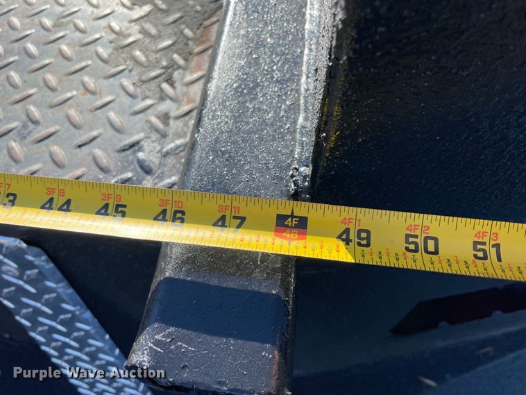 image for item ID9561 2004 International 4300  utility / service truck