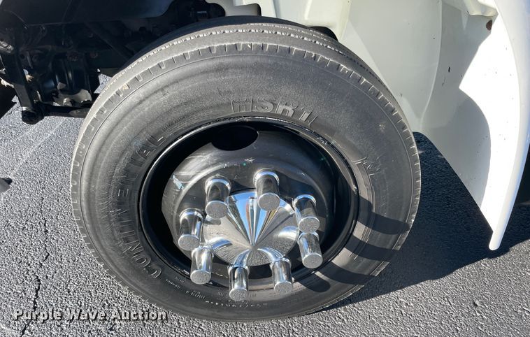 image for item ID9561 2004 International 4300  utility / service truck