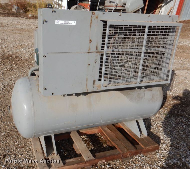 image for item IH9046 1992 Ingersoll Rand T30  air compressor