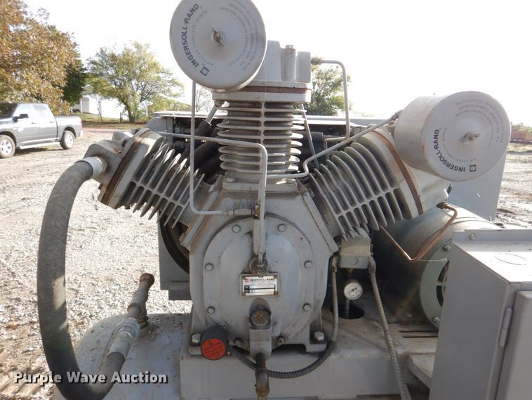 image for item IH9046 1992 Ingersoll Rand T30  air compressor