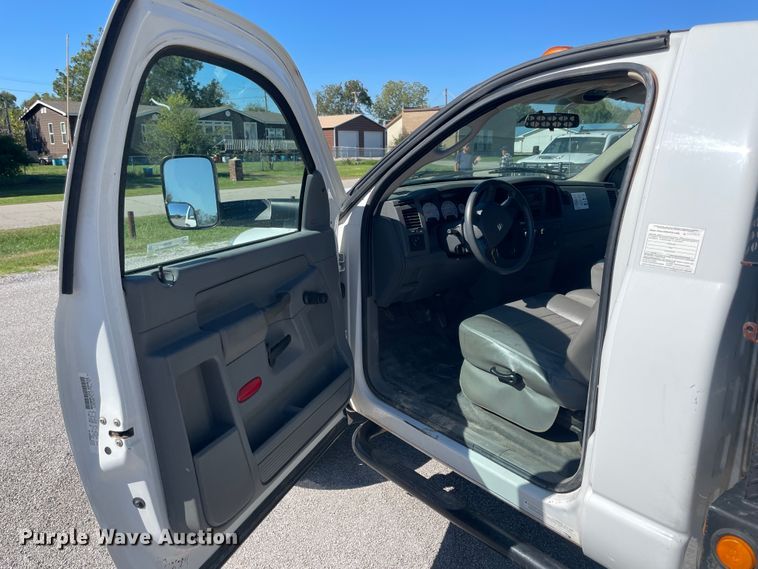 image for item II9466 2009 Dodge Ram 5500  flatbed truck