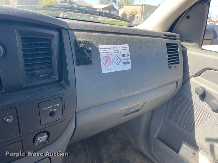 image for item II9466 2009 Dodge Ram 5500  flatbed truck