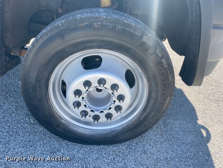 image for item II9466 2009 Dodge Ram 5500  flatbed truck