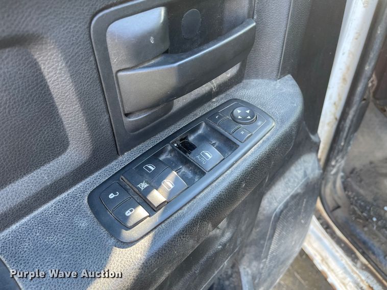 image for item IK9602 2013 Dodge Ram 3500  Crew Cab pickup truck