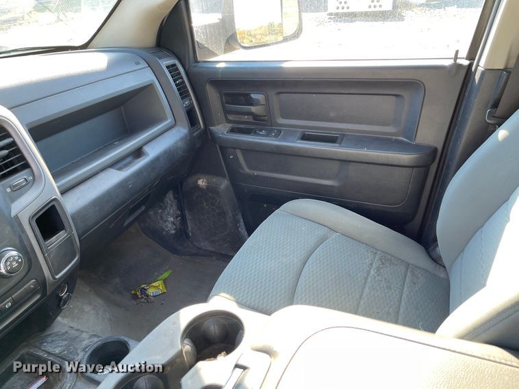 image for item IK9602 2013 Dodge Ram 3500  Crew Cab pickup truck