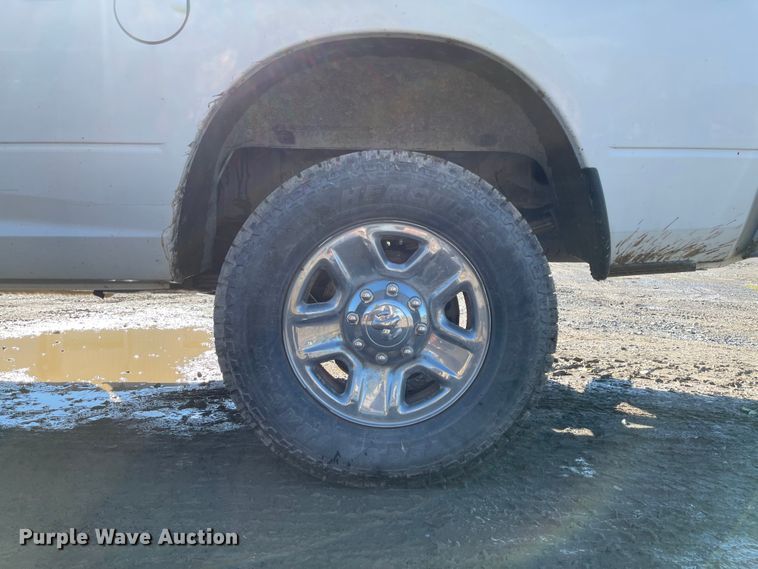 image for item IK9602 2013 Dodge Ram 3500  Crew Cab pickup truck