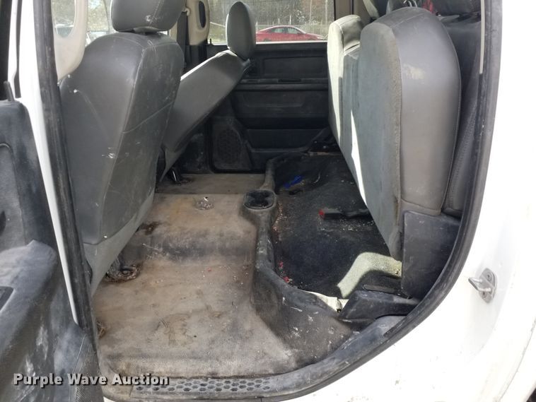 image for item IK9637 2014 Dodge Ram 5500  Crew Cab flatbed truck