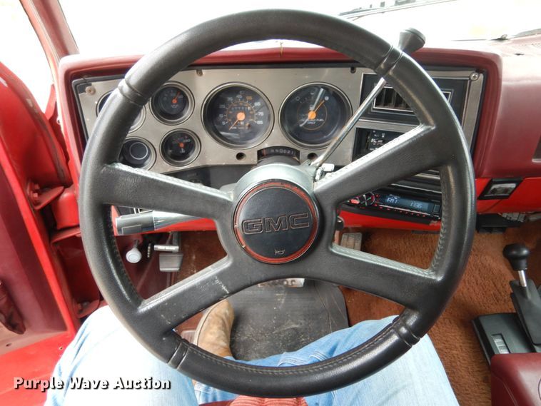 image for item IM9524 1989 GMC Jimmy  SUV