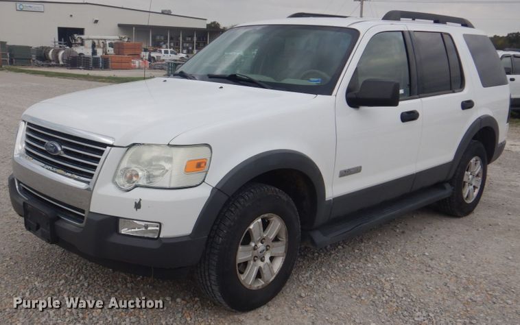 image for item IM9535 2006 Ford Explorer XLT  SUV