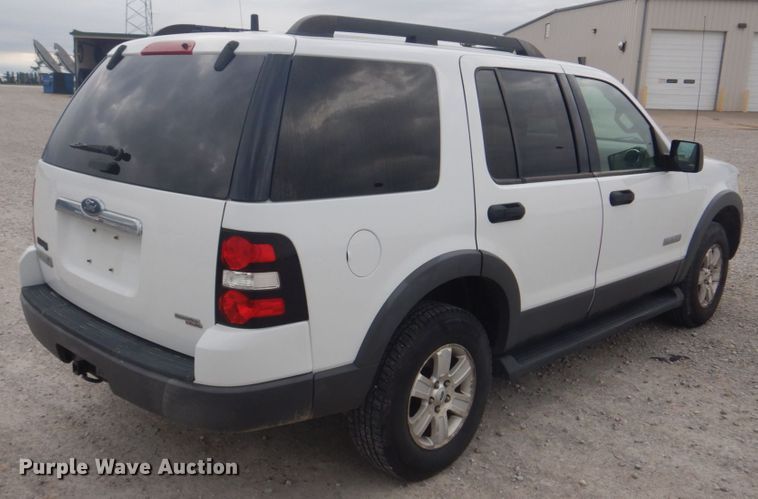 image for item IM9535 2006 Ford Explorer XLT  SUV