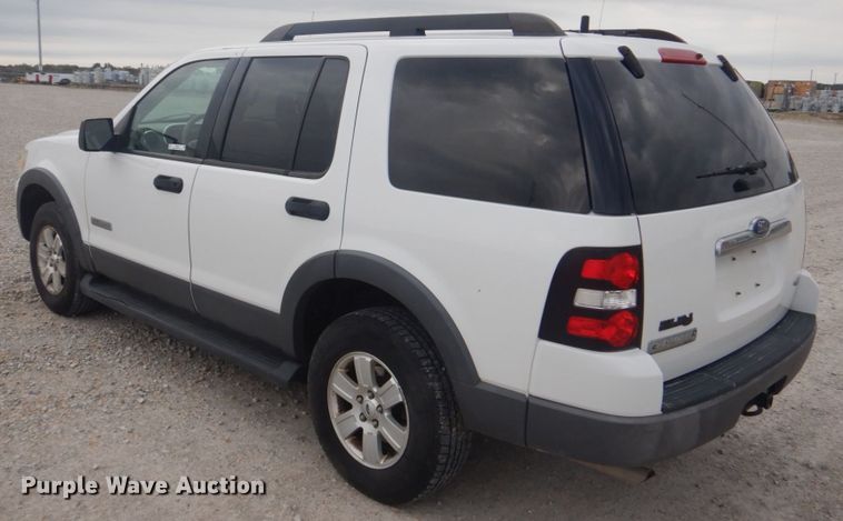 image for item IM9535 2006 Ford Explorer XLT  SUV