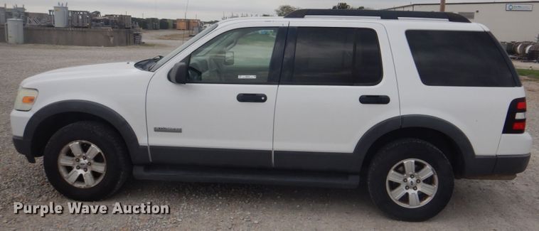 image for item IM9535 2006 Ford Explorer XLT  SUV