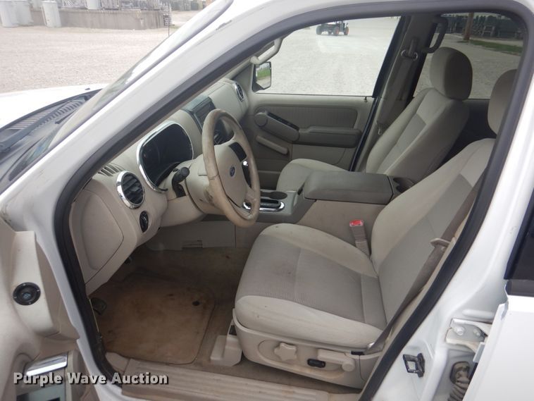 image for item IM9535 2006 Ford Explorer XLT  SUV