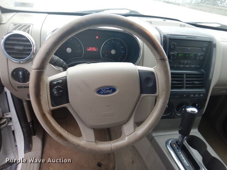 image for item IM9535 2006 Ford Explorer XLT  SUV