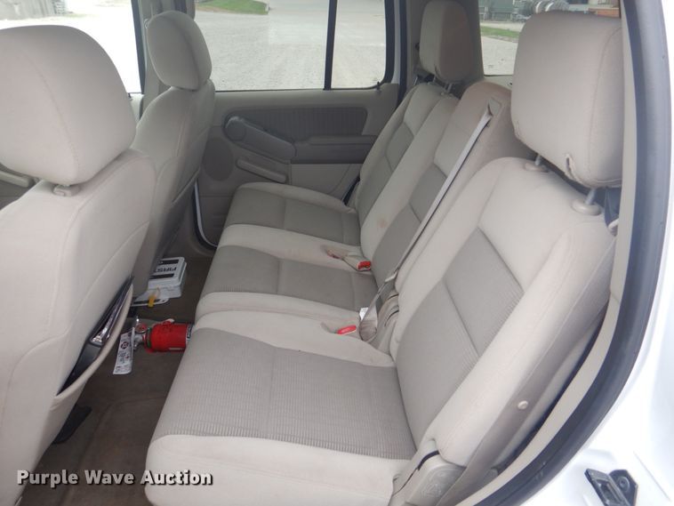 image for item IM9535 2006 Ford Explorer XLT  SUV
