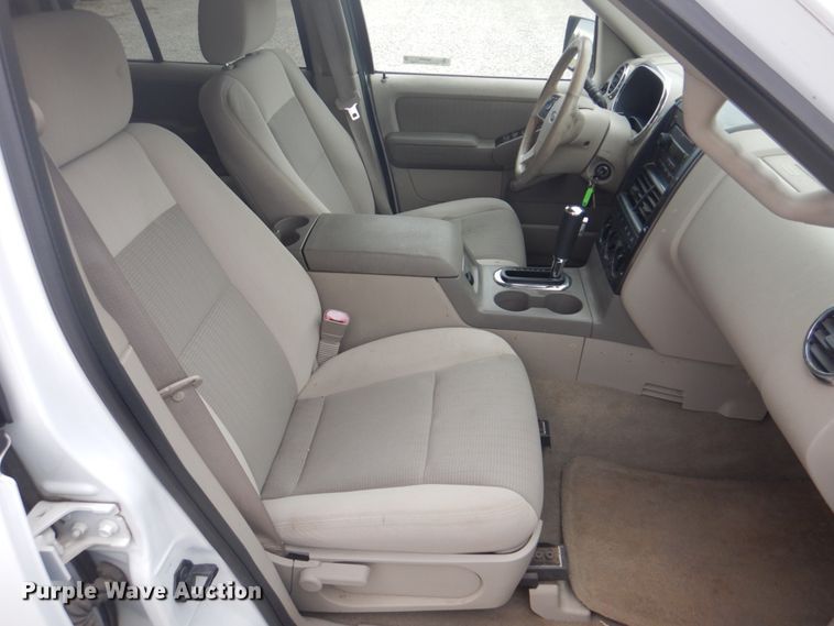 image for item IM9535 2006 Ford Explorer XLT  SUV