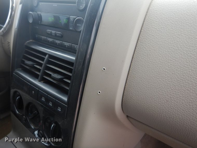 image for item IM9535 2006 Ford Explorer XLT  SUV