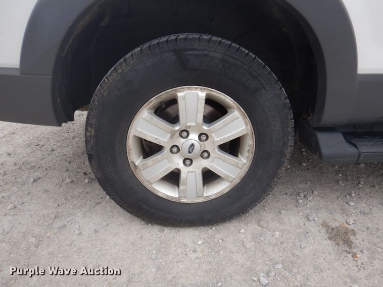 image for item IM9535 2006 Ford Explorer XLT  SUV