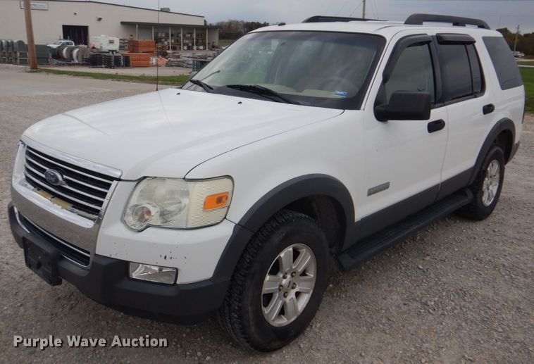 image for item IM9536 2006 Ford Explorer XLT  SUV