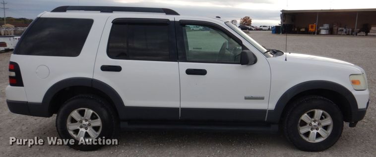image for item IM9536 2006 Ford Explorer XLT  SUV