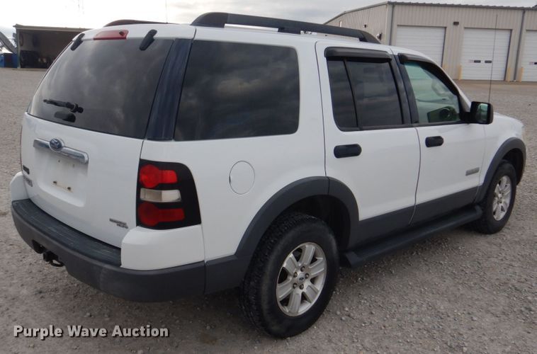 image for item IM9536 2006 Ford Explorer XLT  SUV